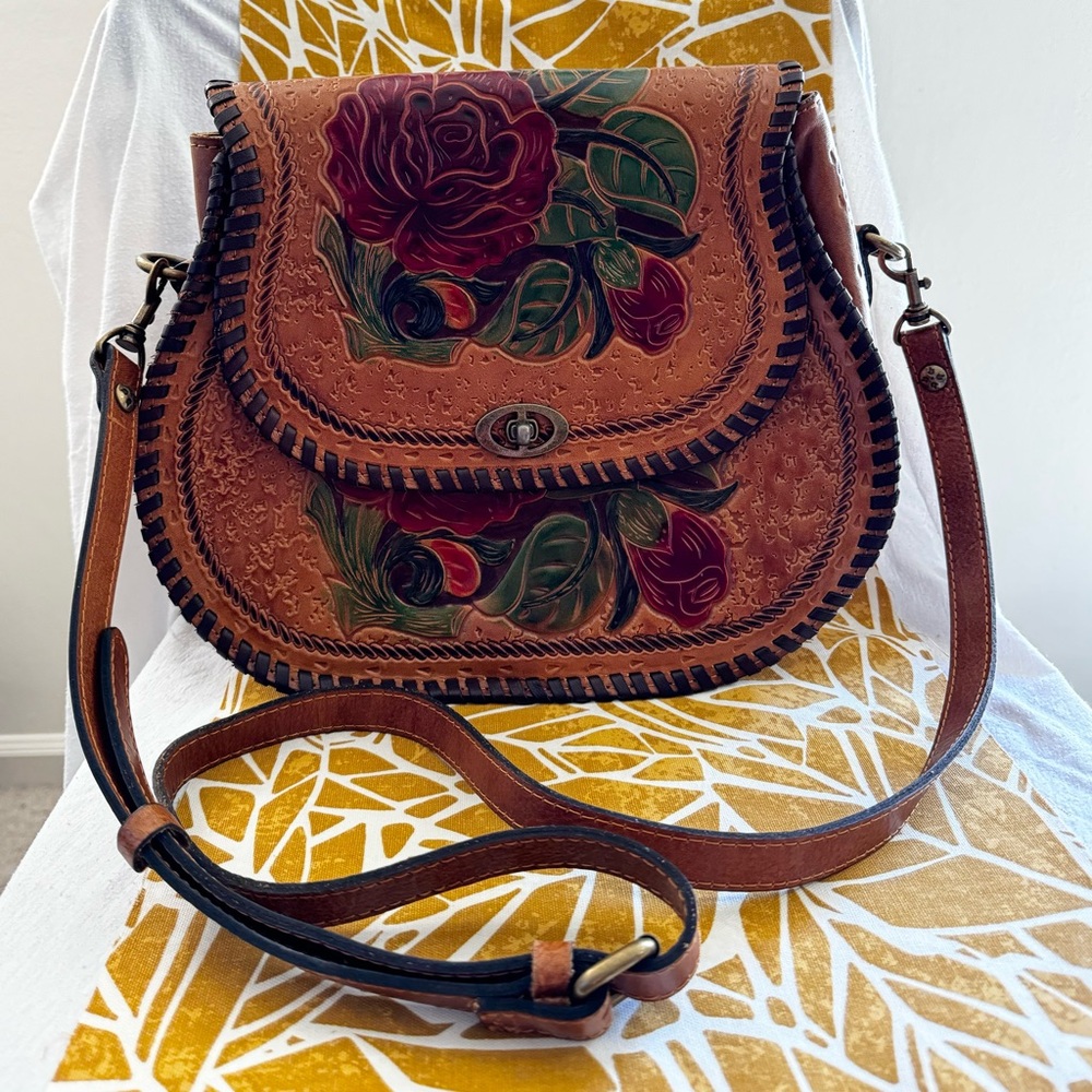 Beautiful Patricia Nash Crossbody